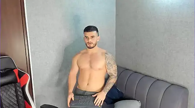 Snapshot of Ricardogo19 chatting on January 21, 5:49 am Ricardogo19 online show from January 21, 5:49 am