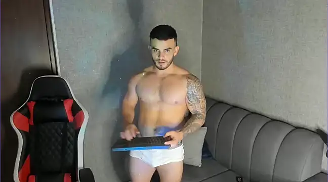 Snapshot of Ricardogo19 chatting on January 25, 3:40 am Ricardogo19 online show from January 25, 3:40 am