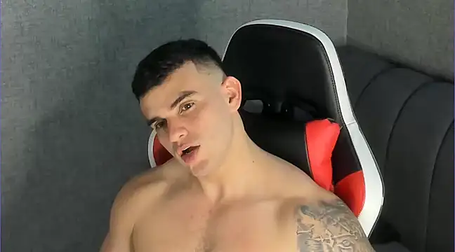 Snapshot of Ricardogo19 chatting on January 28, 4:29 am Ricardogo19 online show from January 28, 4:29 am