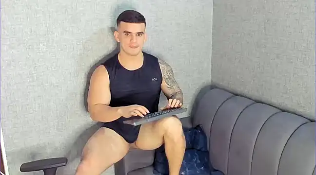 Snapshot of Ricardogo19 chatting on January 28, 7:32 am Ricardogo19 online show from January 28, 7:32 am