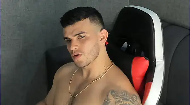 Snapshot of Ricardogo19 chatting on February 5, 11:17 pm Ricardogo19 online show from February 5, 11:17 pm