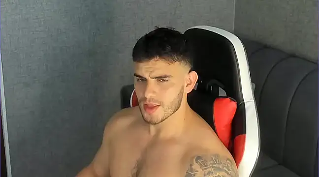 Snapshot of Ricardogo19 chatting on February 16, 7:38 pm Ricardogo19 online show from February 16, 7:38 pm