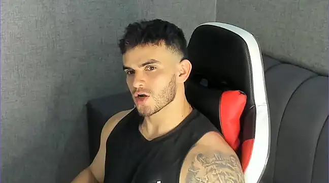 Snapshot of Ricardogo19 chatting on February 17, 8:58 pm Ricardogo19 online show from February 17, 8:58 pm