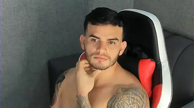 Snapshot of Ricardogo19 chatting on February 23, 5:18 pm Ricardogo19 online show from February 23, 5:18 pm