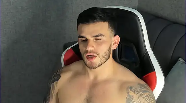 Snapshot of Ricardogo19 chatting on February 26, 2:48 am Ricardogo19 online show from February 26, 2:48 am