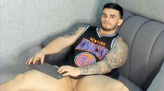 Snapshot of Ricardogo19 chatting on February 26, 10:20 pm Ricardogo19 online show from February 26, 10:20 pm