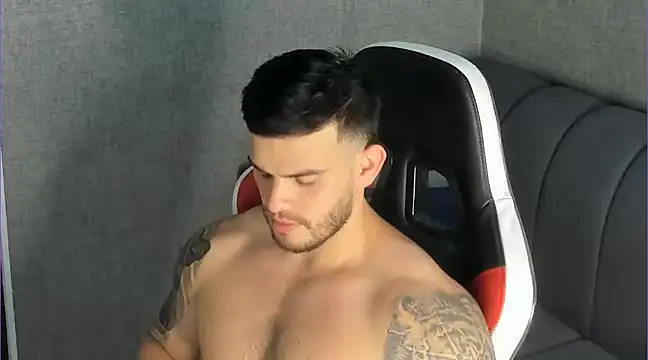 Snapshot of Ricardogo19 chatting on March 2, 10:27 pm Ricardogo19 online show from March 2, 10:27 pm