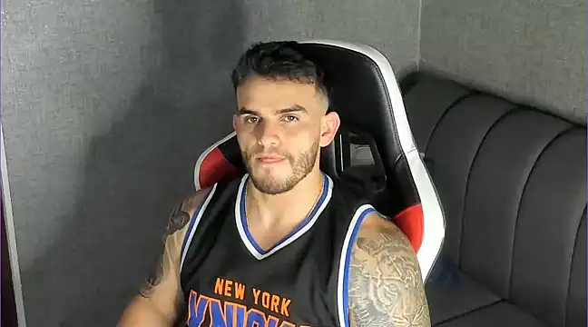 Snapshot of Ricardogo19 chatting on March 7, 10:43 pm Ricardogo19 online show from March 7, 10:43 pm