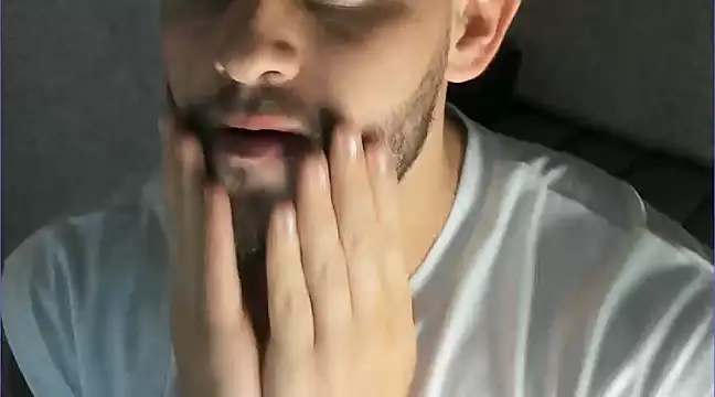 Snapshot of Ricardogo19 chatting on March 12, 4:19 am Ricardogo19 online show from March 12, 4:19 am