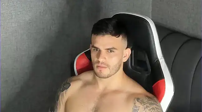 Snapshot of Ricardogo19 chatting on March 13, 2:27 am Ricardogo19 online show from March 13, 2:27 am