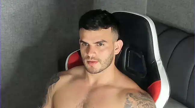 Snapshot of Ricardogo19 chatting on March 18, 2:25 am Ricardogo19 online show from March 18, 2:25 am