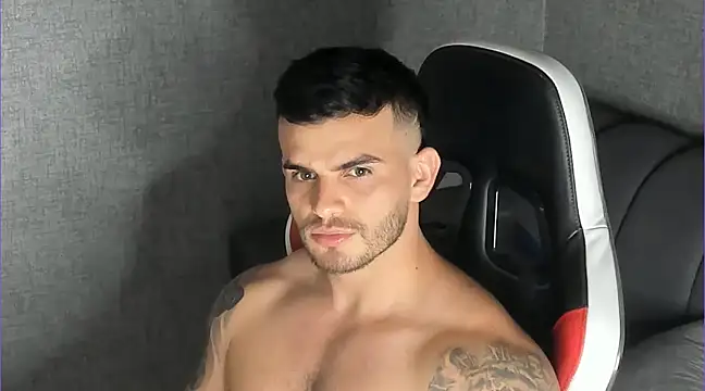 Snapshot of Ricardogo19 chatting on March 19, 1:54 am Ricardogo19 online show from March 19, 1:54 am