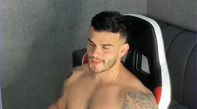 Snapshot of Ricardogo19 chatting on March 21, 11:34 pm Ricardogo19 online show from March 21, 11:34 pm