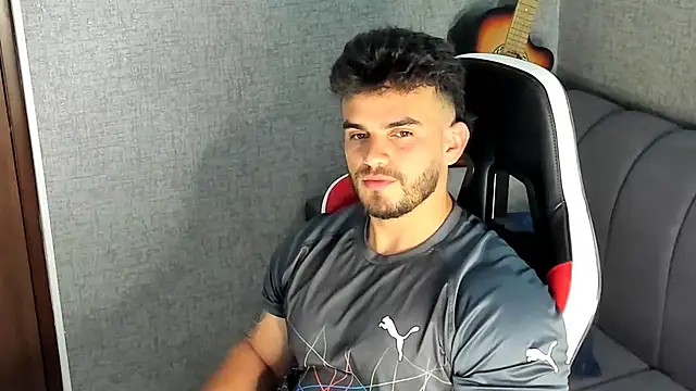 Snapshot of Ricardogo19 chatting on September 14, 8:19 pm Ricardogo19 online show from September 14, 8:19 pm