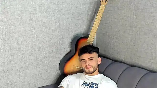 Snapshot of Ricardogo19 chatting on October 1, 11:44 pm Ricardogo19 online show from October 1, 11:44 pm