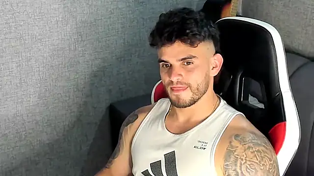 Snapshot of Ricardogo19 chatting on October 3, 1:24 am Ricardogo19 online show from October 3, 1:24 am