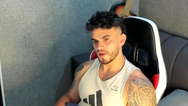 Snapshot of Ricardogo19 chatting on October 13, 8:31 pm Ricardogo19 online show from October 13, 8:31 pm