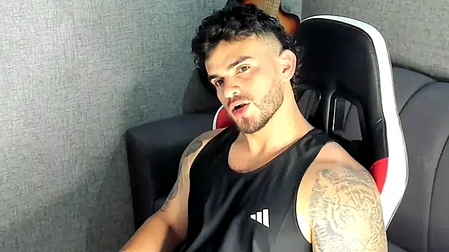 Snapshot of Ricardogo19 chatting on October 15, 4:07 pm Ricardogo19 online show from October 15, 4:07 pm