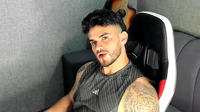 Snapshot of Ricardogo19 chatting on October 17, 1:42 am Ricardogo19 online show from October 17, 1:42 am