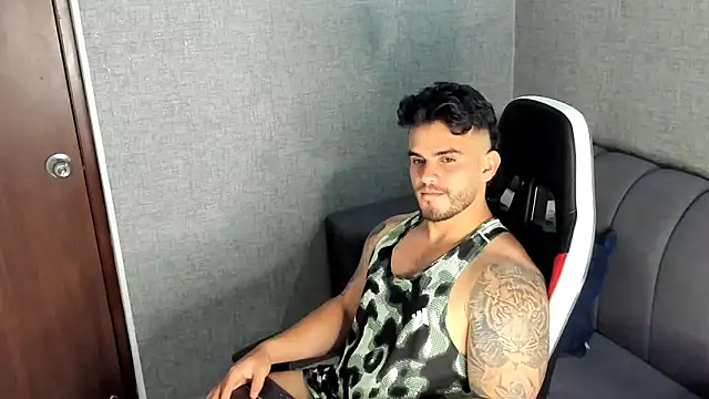 Snapshot of Ricardogo19 chatting on October 18, 2:36 am Ricardogo19 online show from October 18, 2:36 am