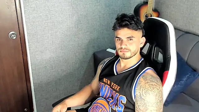 Snapshot of Ricardogo19 chatting on October 18, 10:54 pm Ricardogo19 online show from October 18, 10:54 pm