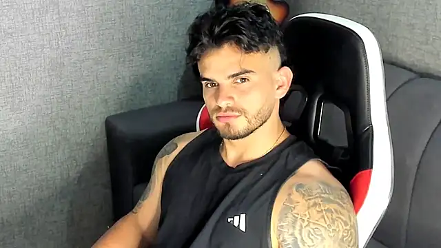 Snapshot of Ricardogo19 chatting on October 19, 5:46 pm Ricardogo19 online show from October 19, 5:46 pm