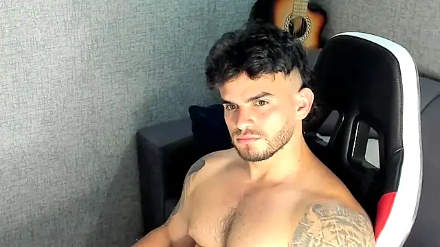 Snapshot of Ricardogo19 chatting on October 25, 11:43 pm Ricardogo19 online show from October 25, 11:43 pm