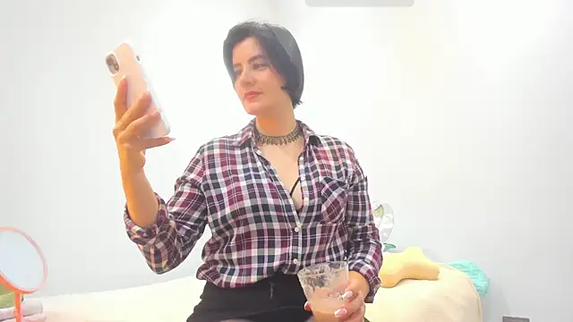 Snapshot of Cristina_Vanegas631 chatting on January 26, 11:06 am Cristina Vanegas631 online show from January 26, 11:06 am