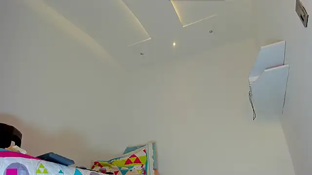 Snapshot of Cristina_Vanegas631 chatting on February 2, 10:49 pm Cristina Vanegas631 online show from February 2, 10:49 pm
