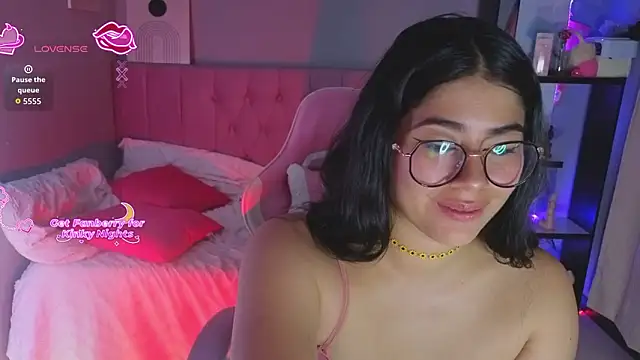 LoaLuxury online show from February 2, 5:55 pm