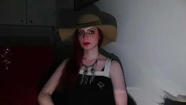 MoonLady online show from January 30, 10:30 pm