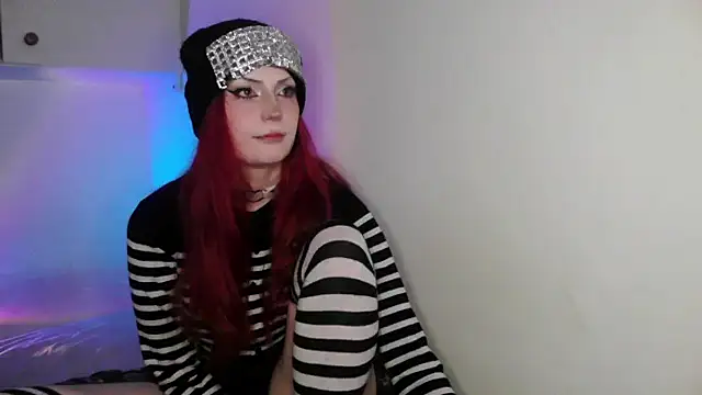 MoonLady online show from February 12, 8:40 pm