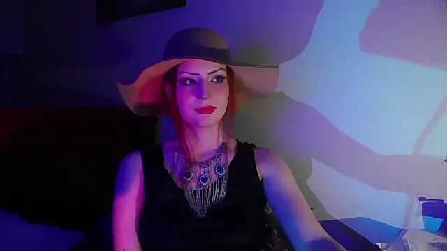 MoonLady online show from February 18, 4:15 am