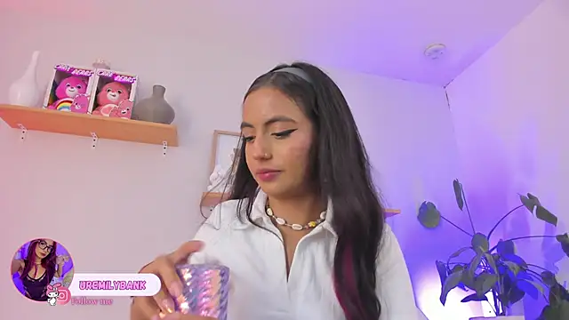 emily bank online show from September 23, 7:39 pm