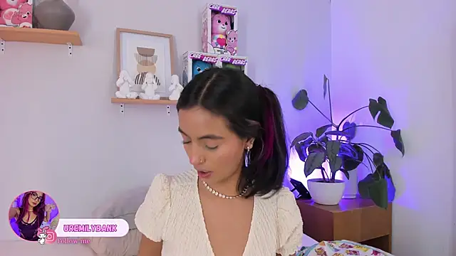 emily bank online show from September 29, 7:40 pm