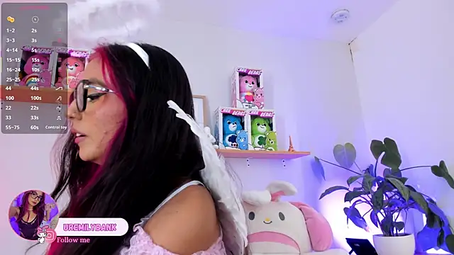 emily bank online show from October 31, 7:48 pm