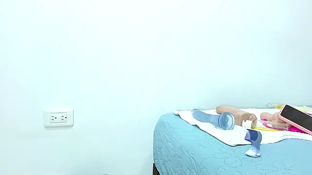 JuanitaDelMar online show from February 14, 8:10 am