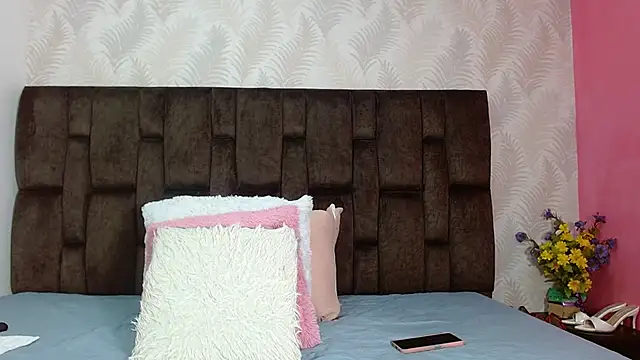 JuanitaDelMar online show from October 19, 8:09 pm