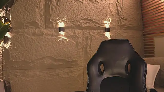 Logan Varela online show from March 12, 1:36 am