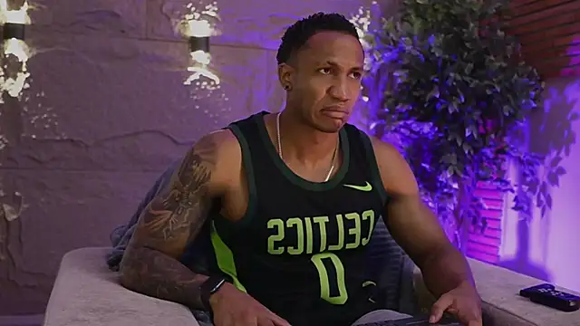 Logan Varela online show from December 3, 12:47 pm