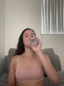 Snapshot of brookehoneynina chatting on March 17, 6:42 pm brookehoneynina online show from March 17, 6:42 pm