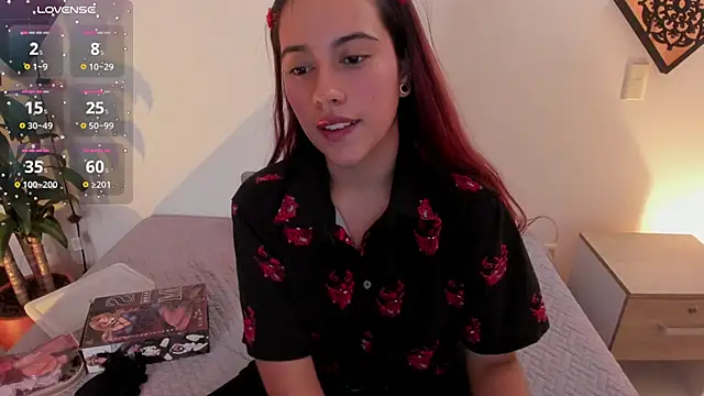 Snapshot of Agatha_Vixen chatting on February 4, 6:27 pm Agatha Vixen online show from February 4, 6:27 pm