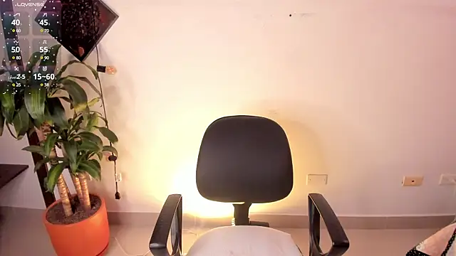 Snapshot of Agatha_Vixen chatting on March 12, 3:18 pm Agatha Vixen online show from March 12, 3:18 pm