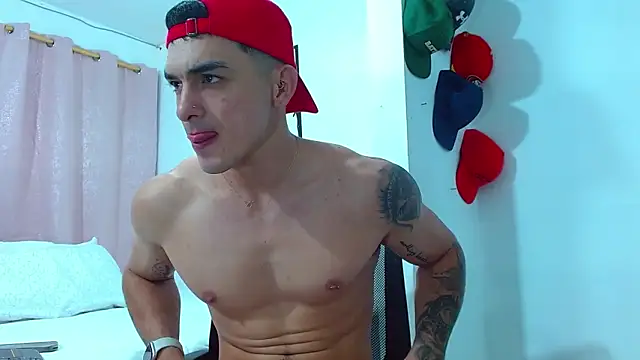 Snapshot of Big_ValentinHunk chatting on February 26, 7:27 pm Big ValentinHunk online show from February 26, 7:27 pm