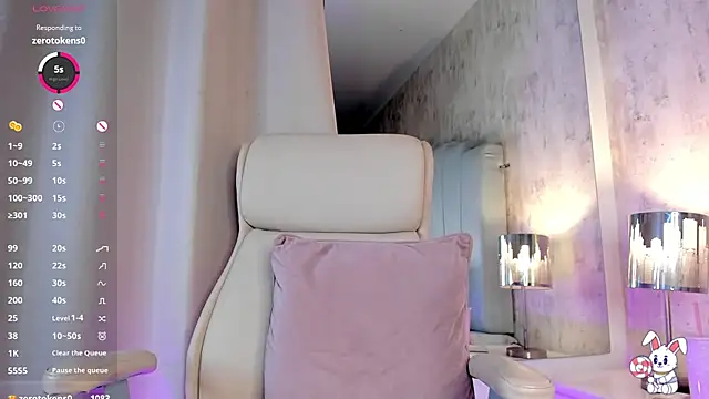 Snapshot of valeryy_stone chatting on January 23, 7:43 am valeryy stone online show from January 23, 7:43 am