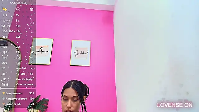 yourcuteneighbourr online show from January 9, 9:27 am