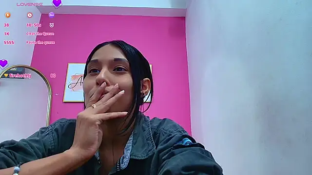 yourcuteneighbourr online show from January 15, 9:24 am