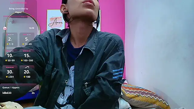 yourcuteneighbourr online show from January 17, 6:36 am