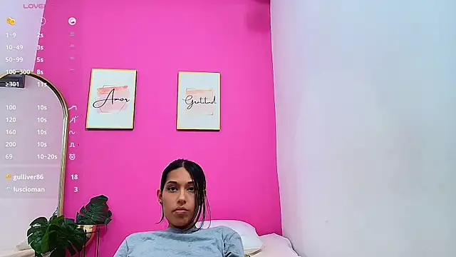 yourcuteneighbourr online show from January 21, 9:35 am