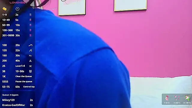 yourcuteneighbourr online show from February 26, 9:10 am